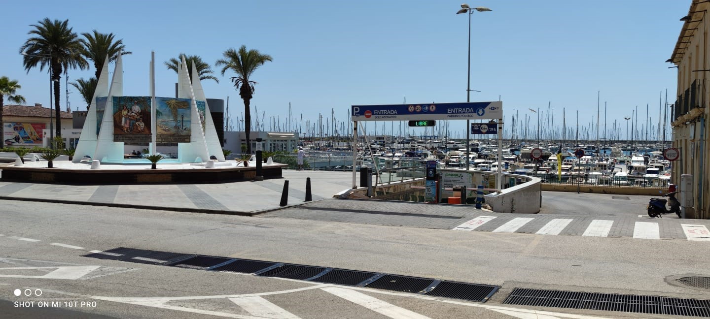 Parking Vistalegre Torrevieja Entrada coches.jpg